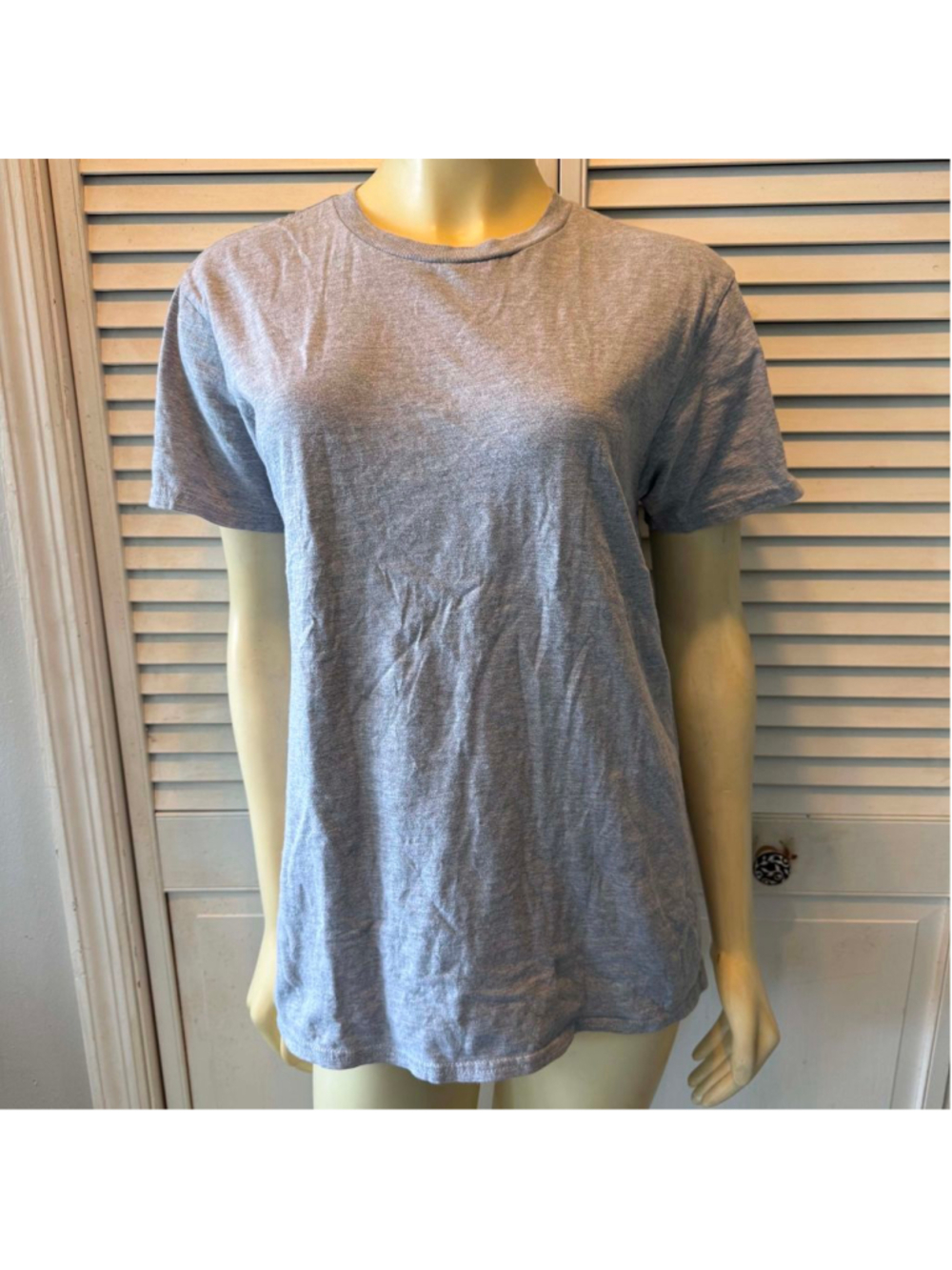 Men's GILDAN Gray Short Sleeve Tee M
